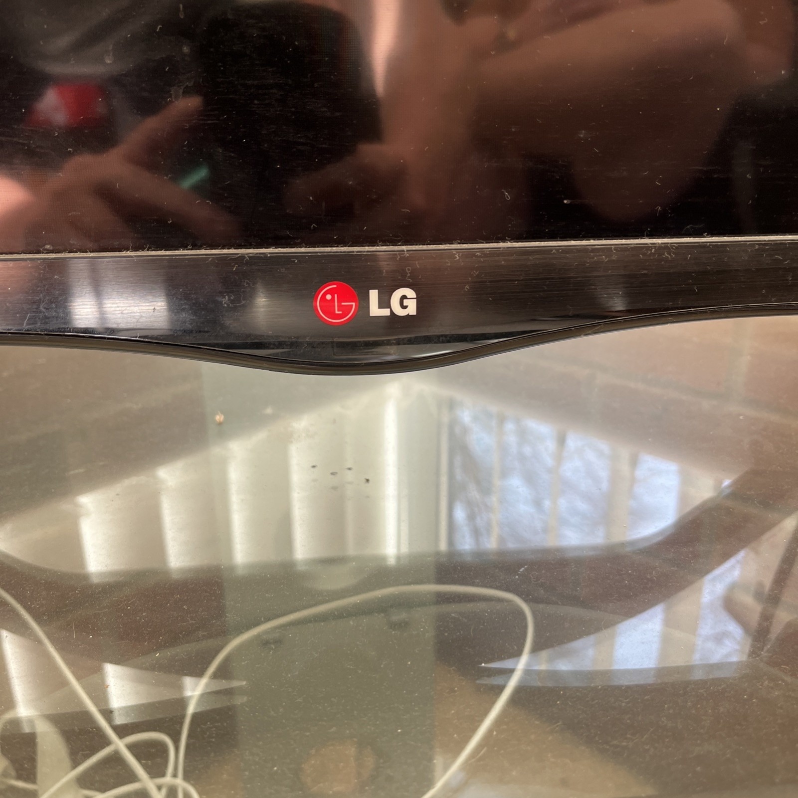 A picture of Used LG smart tv 47inch at UGX 500k call whatsapp