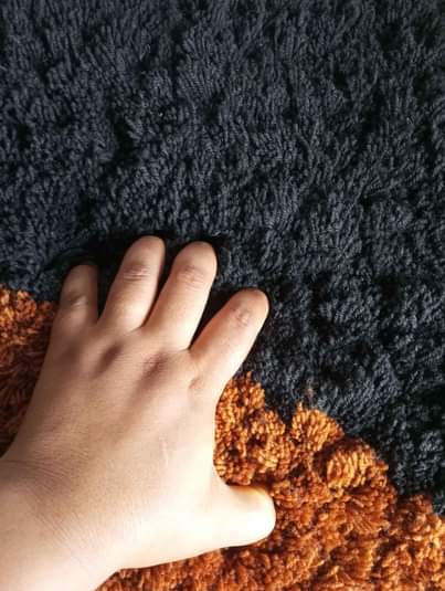 A picture of FLUFFY SHAGGY FOOT MAT