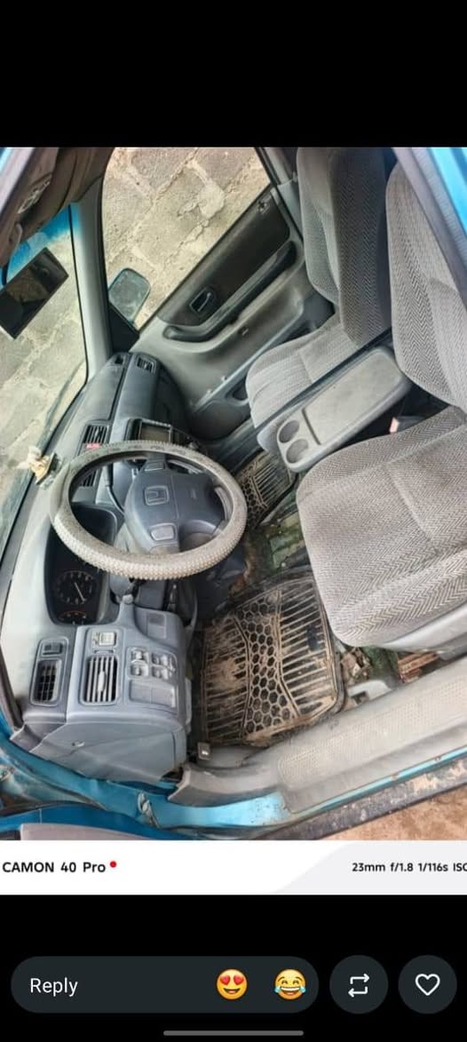 A picture of Honda Crv 1999 model needs body work tukumbo engine gear