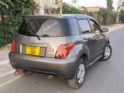 A picture of TOYOTA IST
