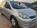 A picture of Toyota sienna 2005