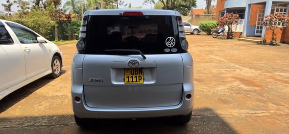 A picture of Toyota Sienta 2008 model Indian Used and Well maintained Car
