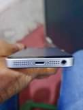 A picture of Iphone SE 32gb storage