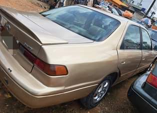 A picture of Toyota can t 1999