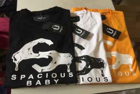 A picture of TUNAPRINT T SHIRT NA KUDARIZI PIA TUNAUZA T SHIRT