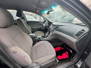 A picture of Hyundai sonata painted once 2011 model Used but unregistered Nothing