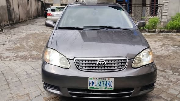 A picture of Toyota Corolla 2004