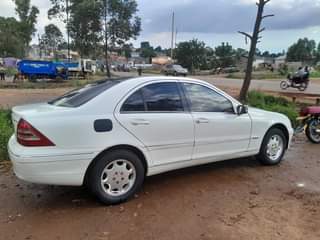 A picture of Benze c200