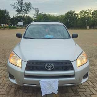A picture of TOYOTA RAV4 2012