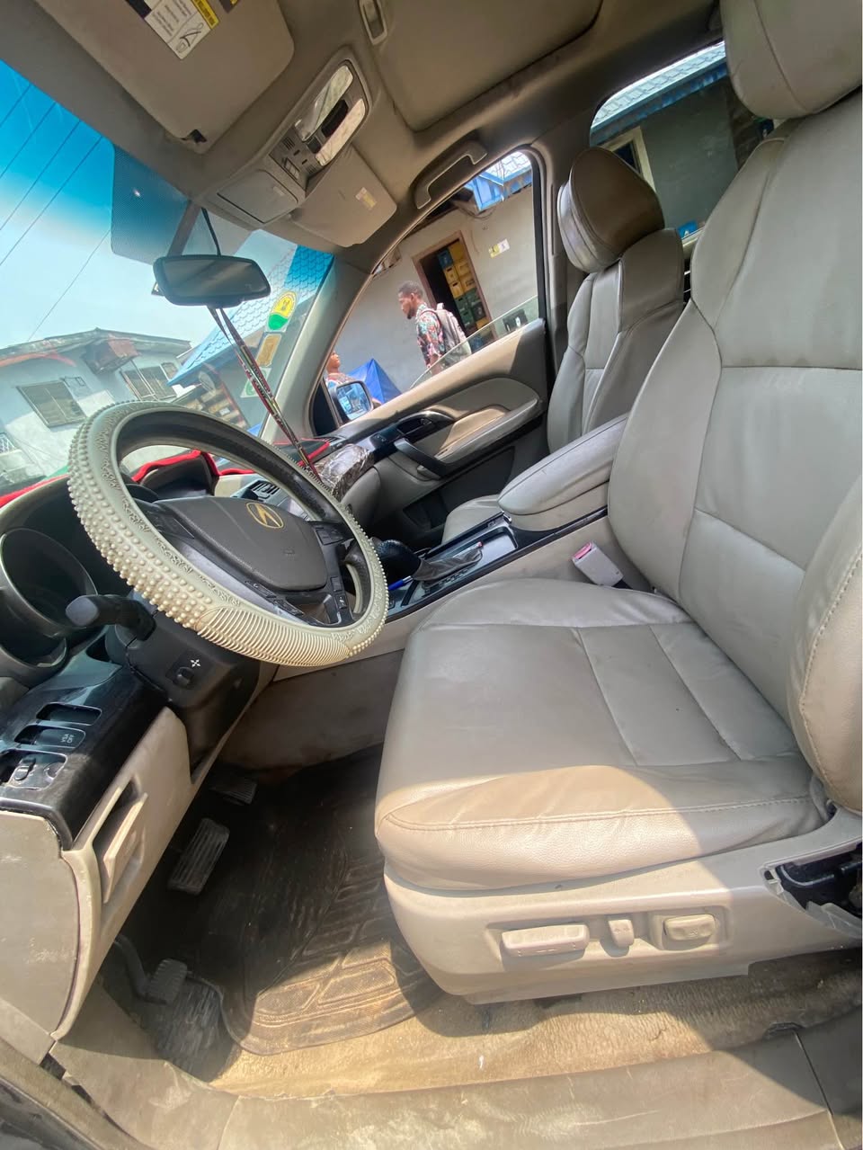 A picture of Accura mdx 2009