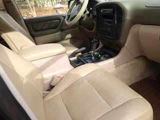 A picture of 2000 TOYOTA LAND CRUISER 