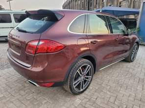 A picture of CEO OF COLLINS AUTOS 2016 Porsche che Cayanne V6 foreign
