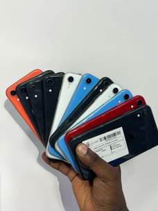 A picture of IPhone Samsung and Google Pixel