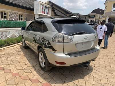 A picture of Lexus Rx330