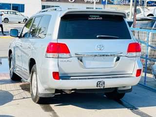 A picture of Toyota Land Cruiser 2012