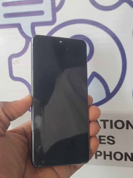 A picture of Samsung s21 Screen