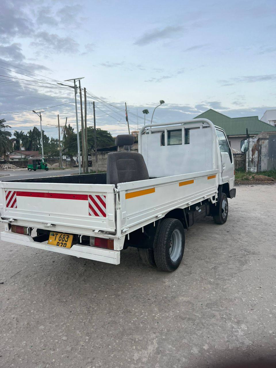 A picture of Toyota Dyna Engen 3y Milion 15.8 Cc1990 Ya 2001 Fuel