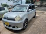 A picture of Toyota sienta