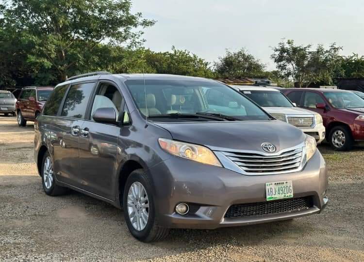 A picture of Super Clean 2013 Toyota Sienna XLE Keyless Price 13M Abuja
