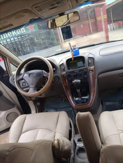 A picture of Dealer s Oya make una gather here oh Distress sales