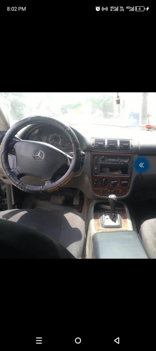 A picture of Mercedes ml320