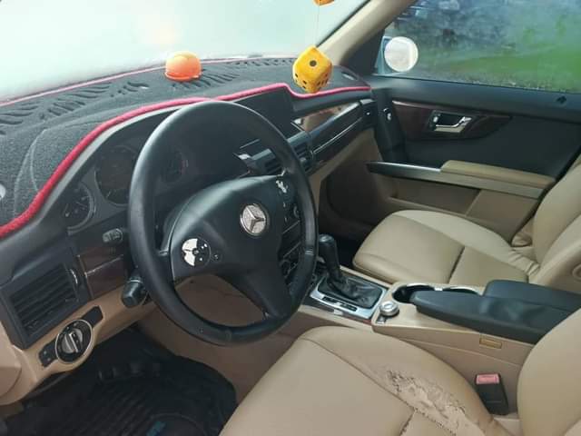 A picture of 2011 Mercedes Benz GLK350