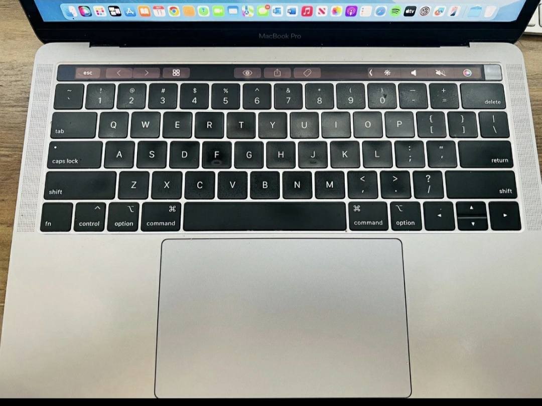 A picture of 2018 13 Macbook Pro