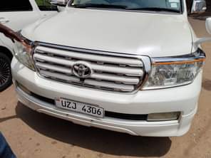 A picture of Land cruiser V8 on sale Modal 2010 0701812436