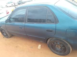 A picture of 2000 TOYOTA COROLLA