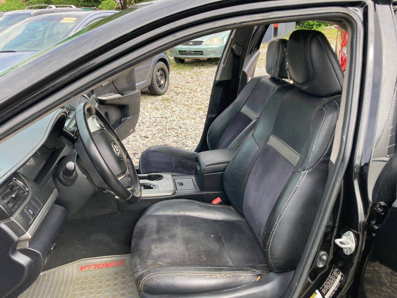 A picture of Toyota Camry 2012