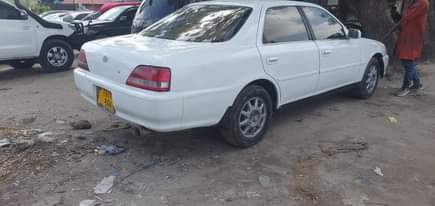 A picture of Toyota cresta