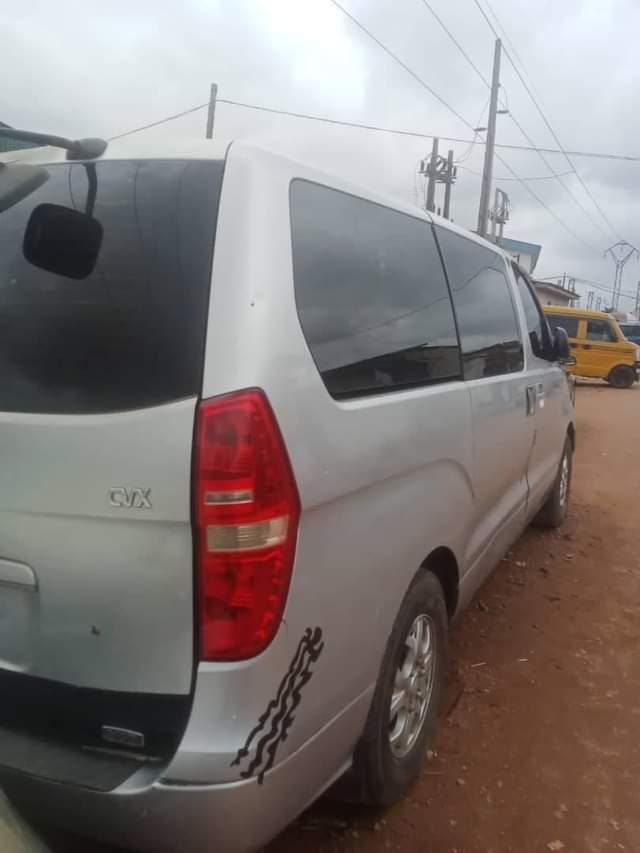 A picture of 2015 Hyundai Starex