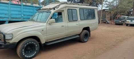 A picture of Toyota Land Cruiser Call 0746 593817