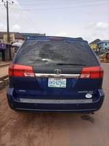A picture of 2006 Toyota Sienna 1year used