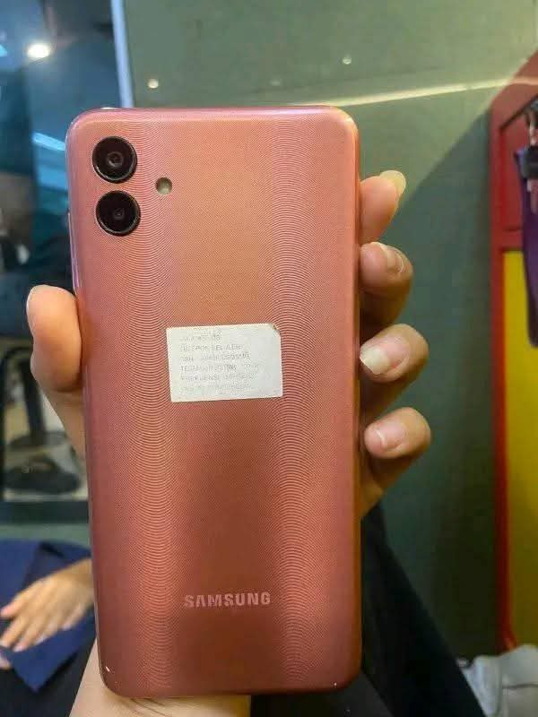 A picture of SAMSUNG GALAXY A04