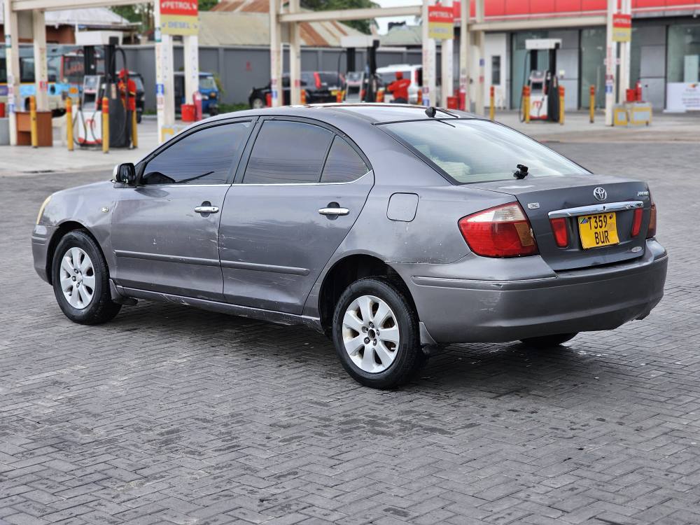 A picture of Toyota premio new x ml 6 9 top