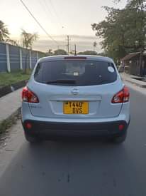 A picture of NISSAN DUALIS GARI KALI SANA PRICE 12ml call 0679841568 cc