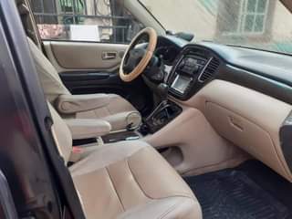 A picture of 2005 Toyota highlander limited
