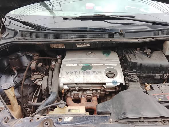 A picture of Toyota sienna 05