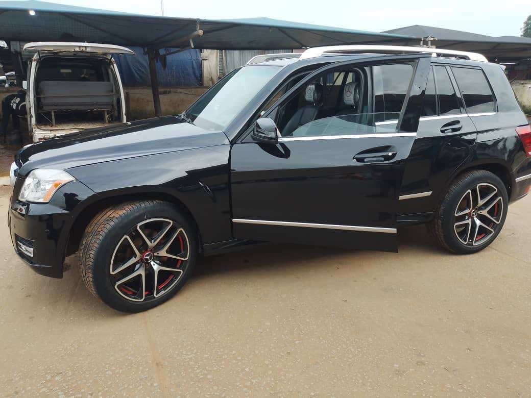 A picture of Distress sales Glk 350 buy and drive 011