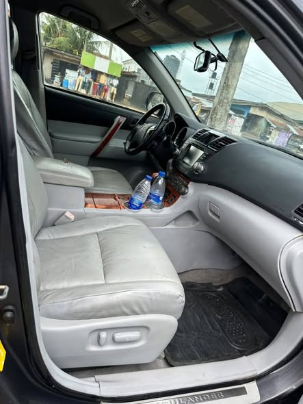 A picture of 2010 Toyota Highlander