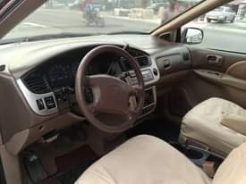A picture of Toyota Sienna 02 model