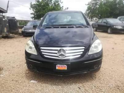 A picture of Mercedes Benz
