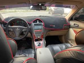 A picture of This is pristine clean lexus es350 2010 model first registration