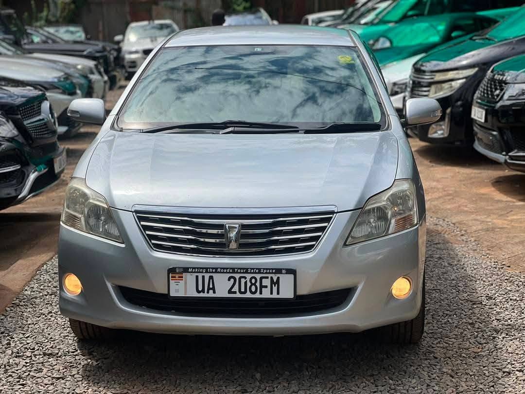 A picture of TOYOTA PREMIO 2010