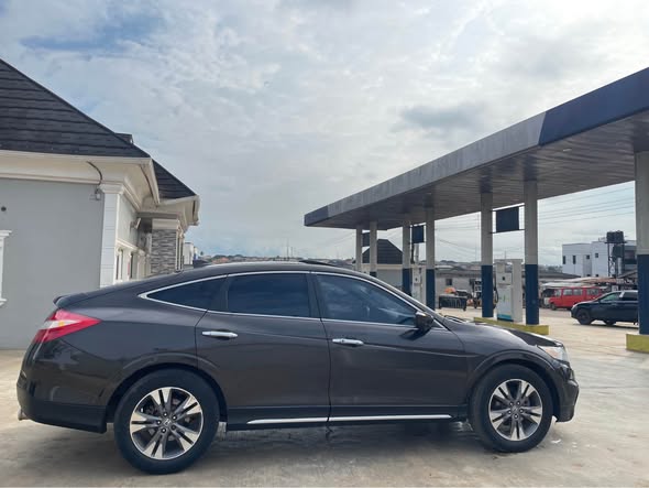 A picture of 2014 Crosstour