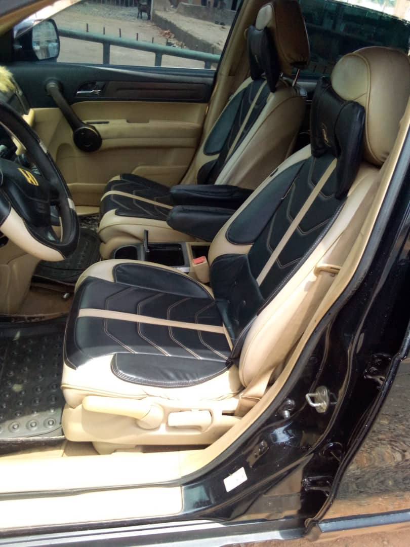 A picture of 2008 Honda CR V.