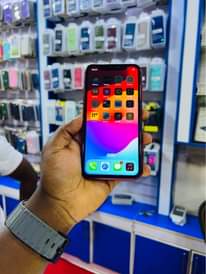 A picture of Iphone Xr