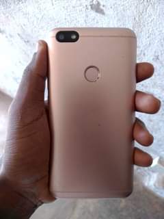 A picture of Selling that Itel A32 at only 100k still clean has