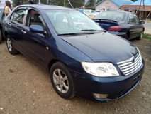 A picture of Toyota Corolla LE 03 bank type